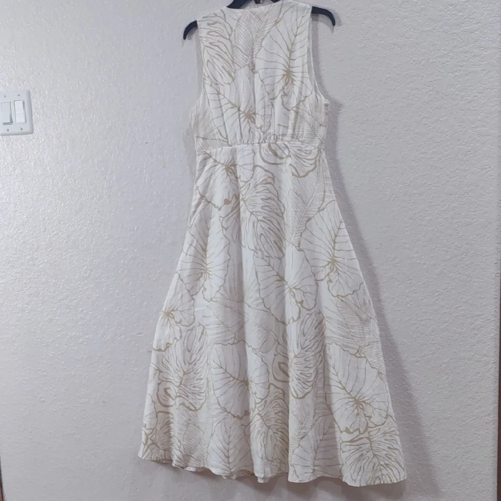 Magaschoni 100 Linen, Size 8 Elegant White Floral Dress - Picture 10 of 17